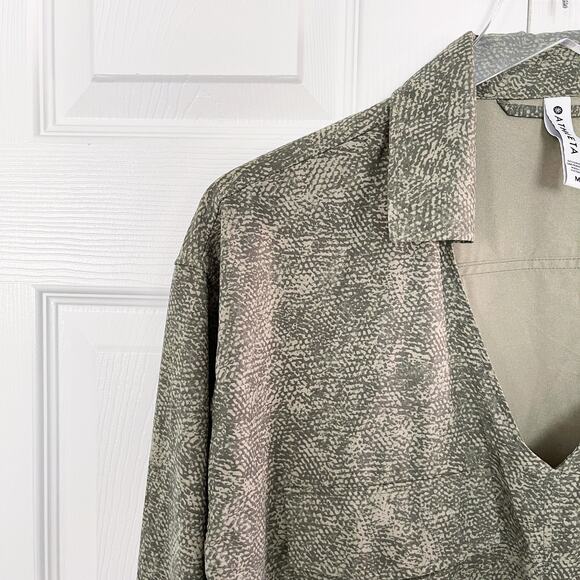 Athleta Zuma Printed Top in Viper Shadow Olive - Picture 2 of 8